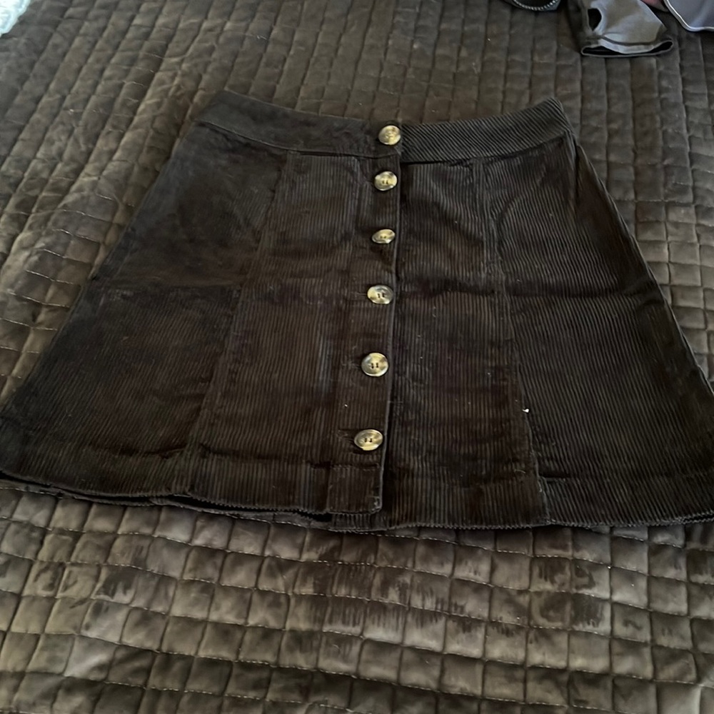 Short black skirt